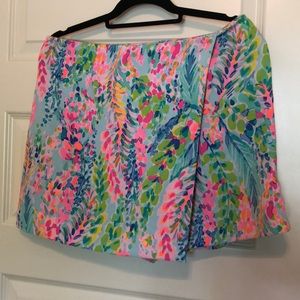 Lilly Pulitzer Shorts - Lilly Pulitzer Catch The Wave skort size 12 Lilly Pulitzer Shorts - Lilly Pulitzer Catch The Wave skort size 12